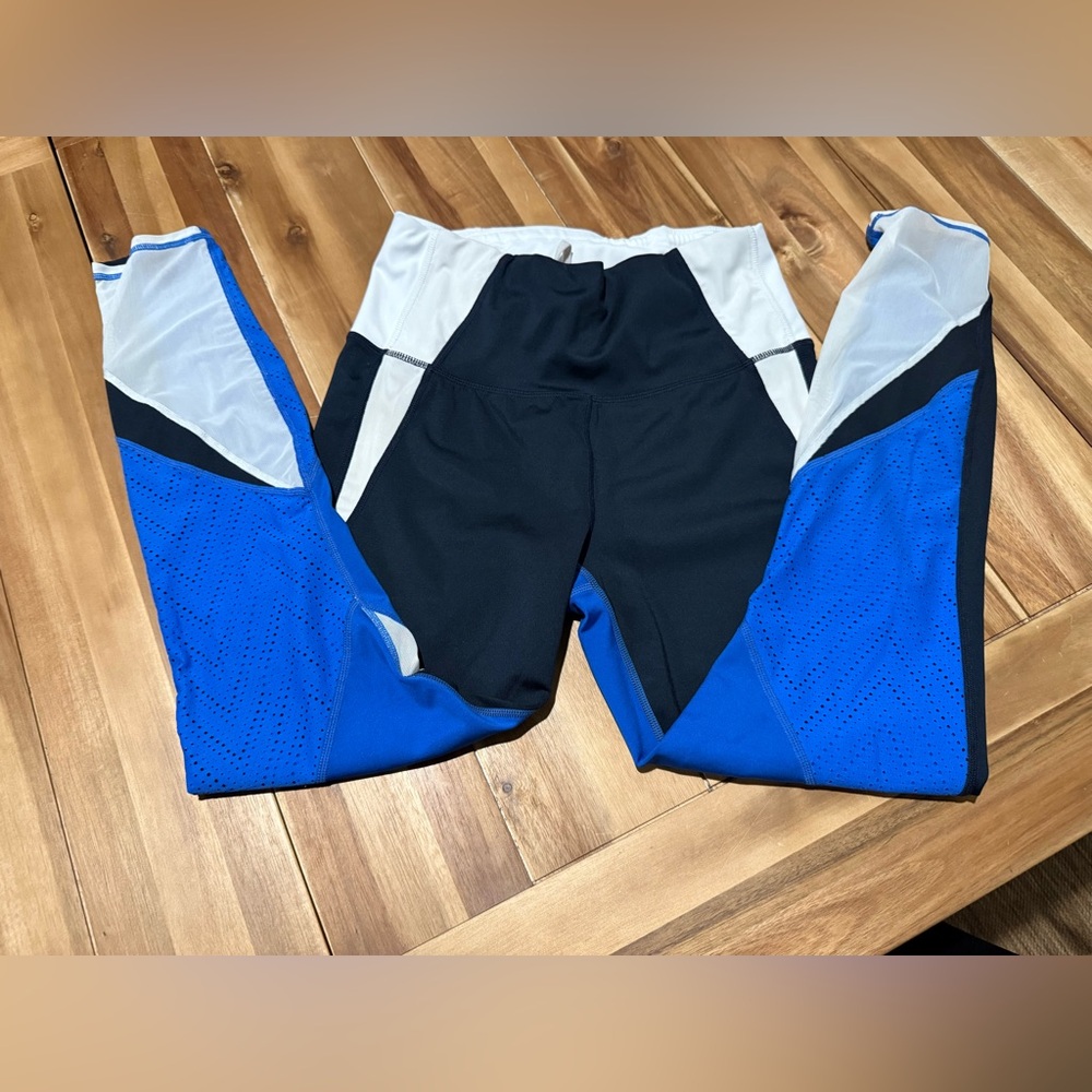 Athleta woman’s leggings w/ mesh small